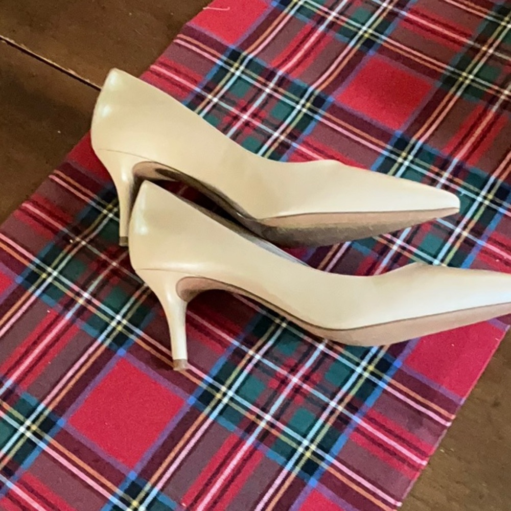 Nine West Cream Pointed Toe Heels - Picture 2 of 4